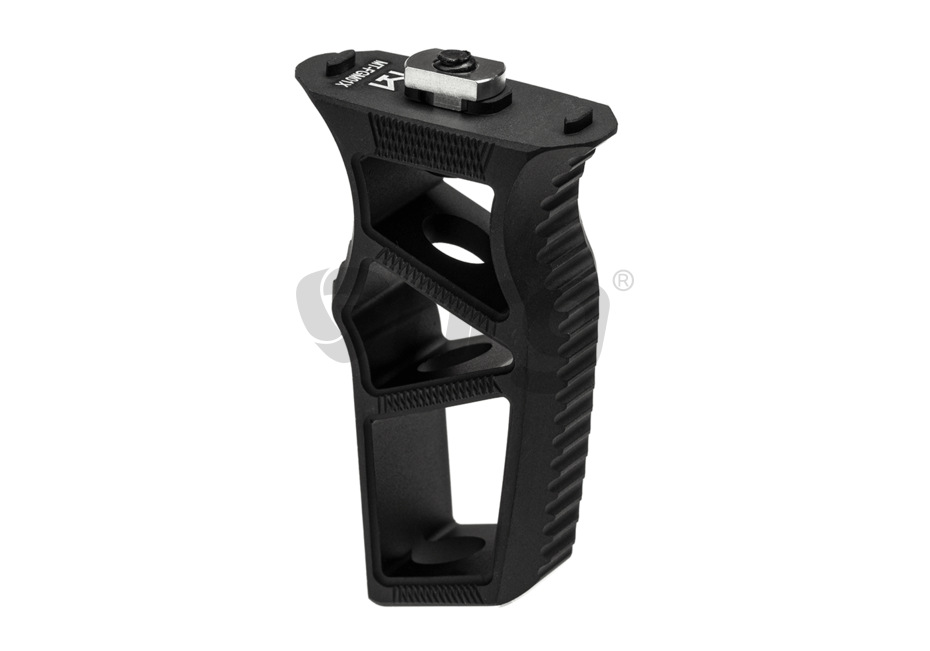 Leapers maner vertical ultra slim M-LOK