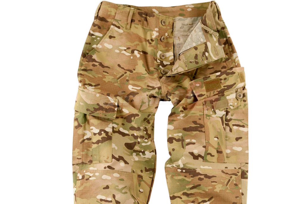 Pantaloni militari