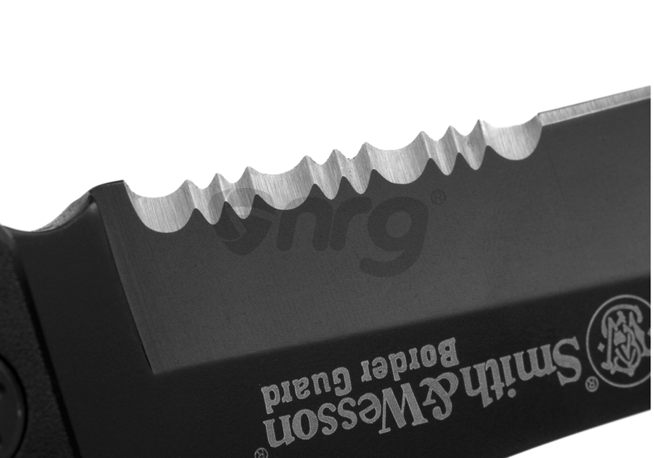 Smith & Wesson Border Guard SWBG1S Serrated Folder 7
