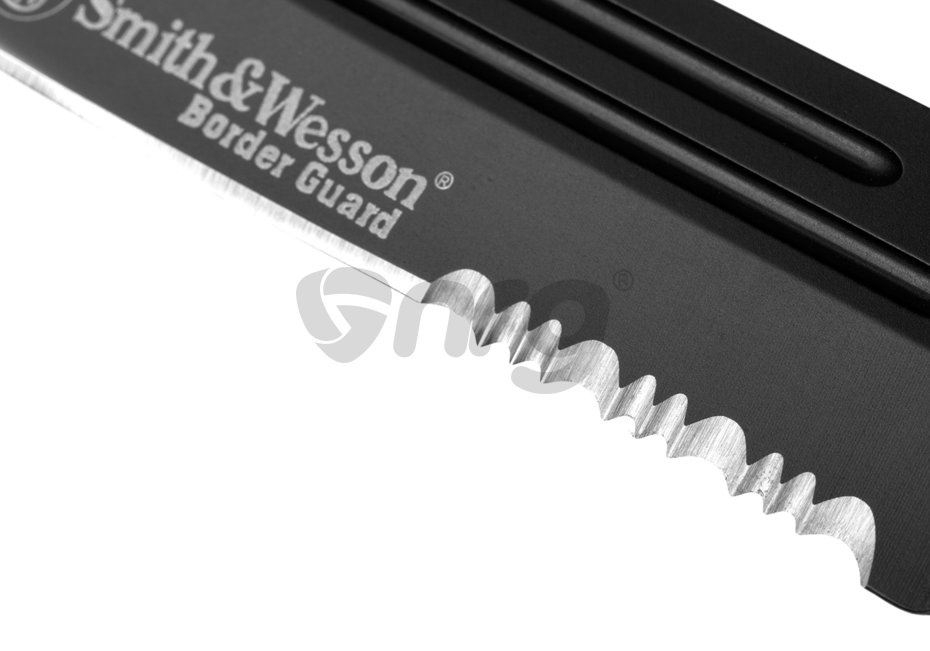 Smith & Wesson Border Guard SWBG2TS Serrated Tanto Folder 5